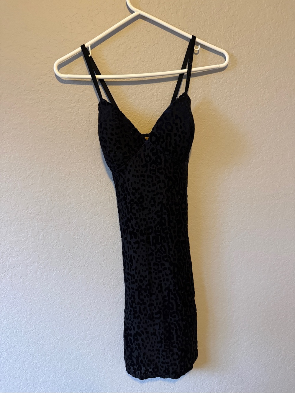 GBG Los Angeles Black Leopard-Print Mini Slip Dress